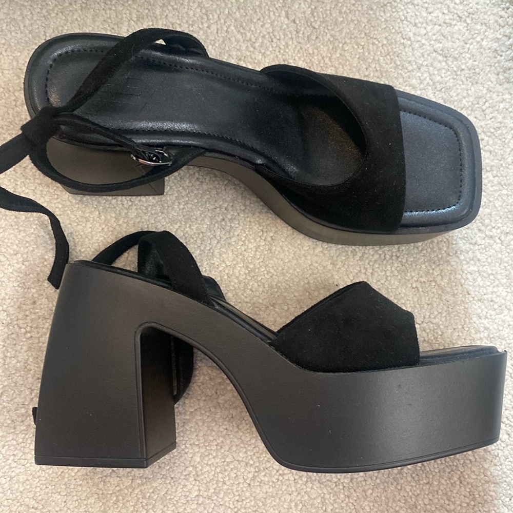Platform sandals